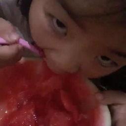 吃瓜视频婴儿,揭秘婴儿成长瞬间，萌态十足引网友热议