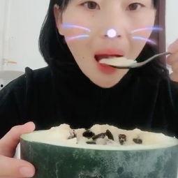 大红唇吃瓜视频,揭秘娱乐圈幕后真相